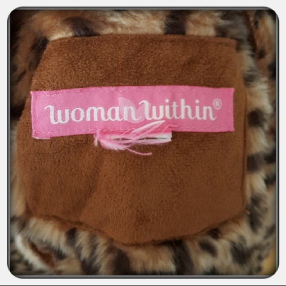 Woman's Tan Coat Size 2X - Picture 2 of 8